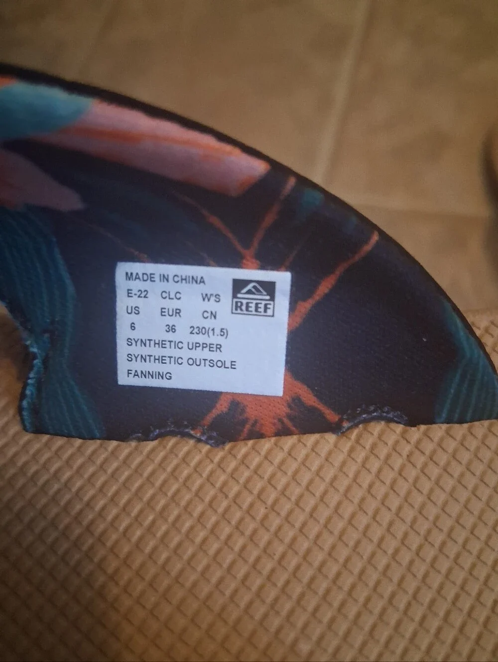 Reef Fanning Womens/ Big Girl Flip Flops, Size 6, Tropical Hibiscis Design